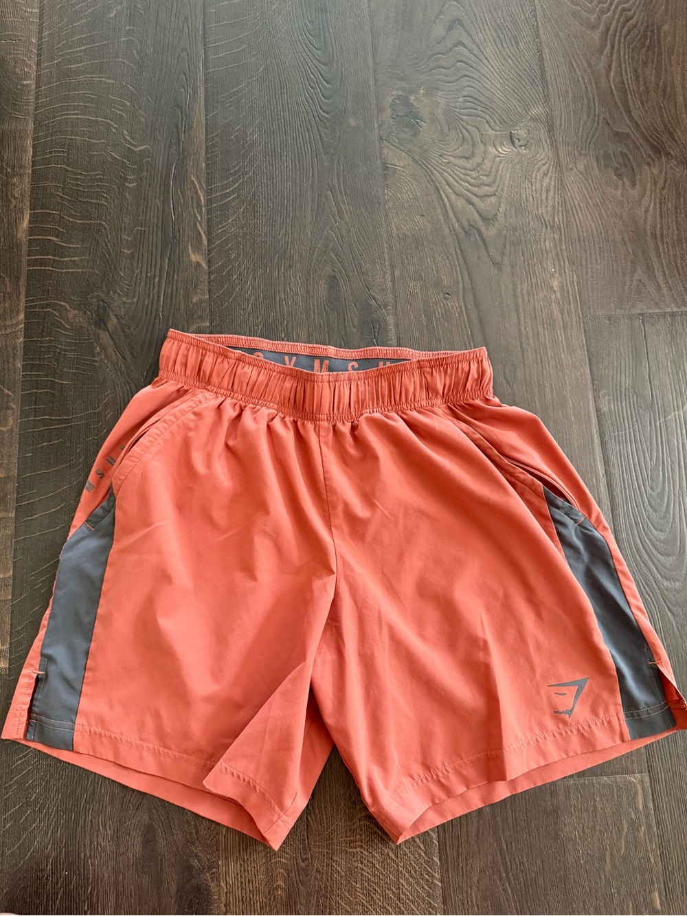 Gymshark Men’s Coral sport shorts